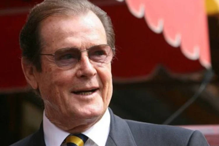 O ator britânico Roger Moore em evento em Los Angeles: Roger Moore se casou no total quatro vezes. Suas duas primeiras esposas já faleceram (©AFP/Michael Buckner/Getty Images)