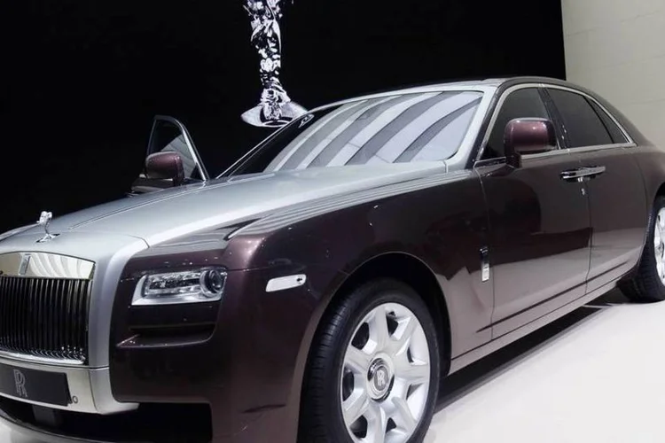 Ghost: o "modelo de entrada" da Rolls Royce será o primeiro a ser vendido no Brasil (Getty Images)