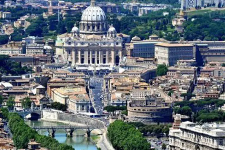 A demanda de bancos italianos ajudou Roma a alavancar 8 bilhões de euros em títulos com vencimento em dez e cinco anos (AFP)