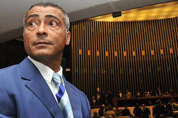 O ex-atacante Romário recebeu 146 mil votos e foi eleito deputado federal pelo RJ