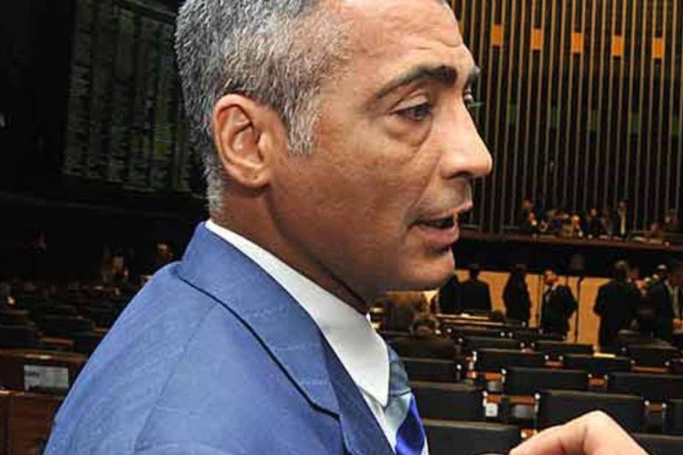 Presidente da CBF faz queixa contra Romário no STF