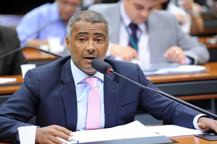 
	Rom&aacute;rio: menos de 24h de &quot;luto&quot; pelo vexame contra a Alemanha
 (Lucio Bernardo Jr. / Câmara dos Deputados)