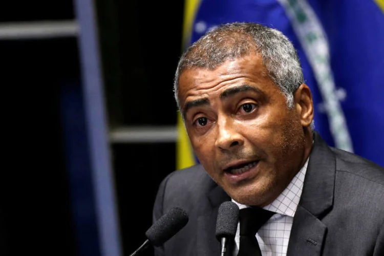 
	Rom&aacute;rio: &quot;Nenhuma m&aacute;gica vai nos tirar imediatamente do atoleiro&quot;, disse
 (Ueslei Marcelino / Reuters)