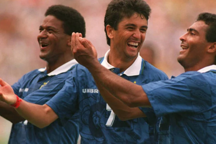 
	Mazinho, Bebeto e Rom&aacute;rio comemoram gol em 94: al&eacute;m do tetra, Copa trouxe alta do Ibovespa
 (Chris Cole/ Getty Images)