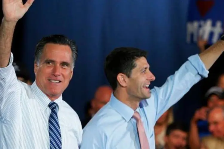 
	Candidato republicano Mitt Romney e seu vice, Paul Ryan: &#39;&#39;N&atilde;o vou aumentar os impostos para os pequenos neg&oacute;cios nem para a classe m&eacute;dia&#39;&#39;
 (Brian Snyder/Reuters)