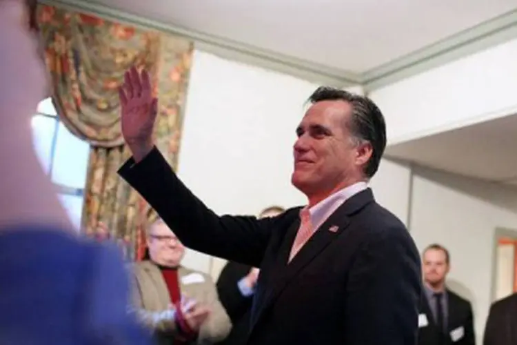 O favorito Mitt Romney tenta manter o impulso e estabelecer uma clara vantagem sobre seu principal adversário Santorum
 (Justin Sullivan/Getty Images/AFP)
