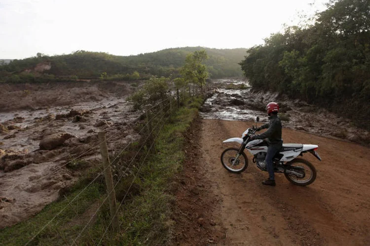 Tragédia em Mariana: 60% das barragens com maior potencial de dano ficam em Minas Gerais (Ricardo Moraes/ Reuters)