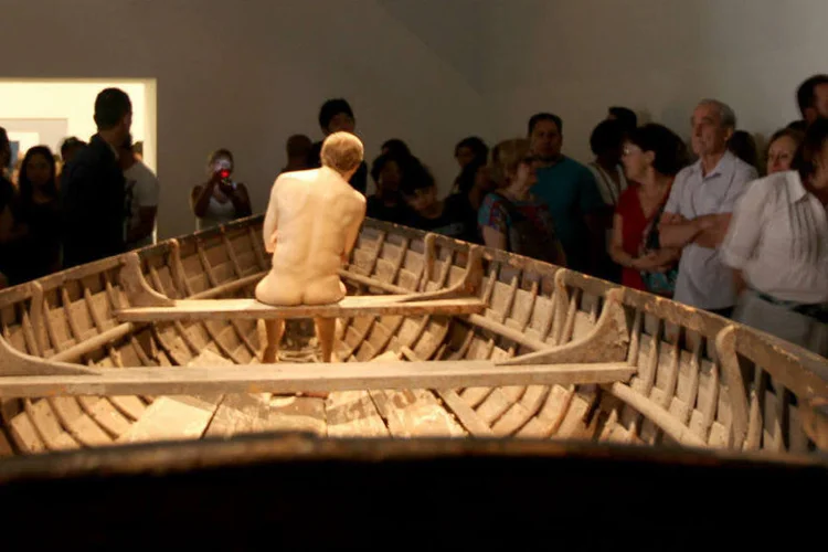 Escultura de Ron Mueck na Pinacoteca, em São Paulo (Robson Fernandjes / Fotos Públicas)
