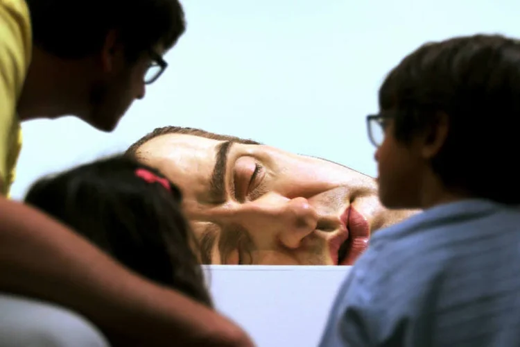 
	Escultura de Ron Mueck na Pinacoteca, em S&atilde;o Paulo: 3.203.821 pessoas passaram pelos 10 museus mais visitados de SP ao longo do ano passado
 (Robson Fernandjes / Fotos Públicas)
