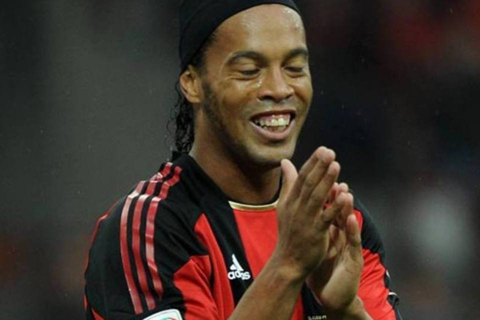 Site de traição faz proposta para Ronaldinho Gaúcho