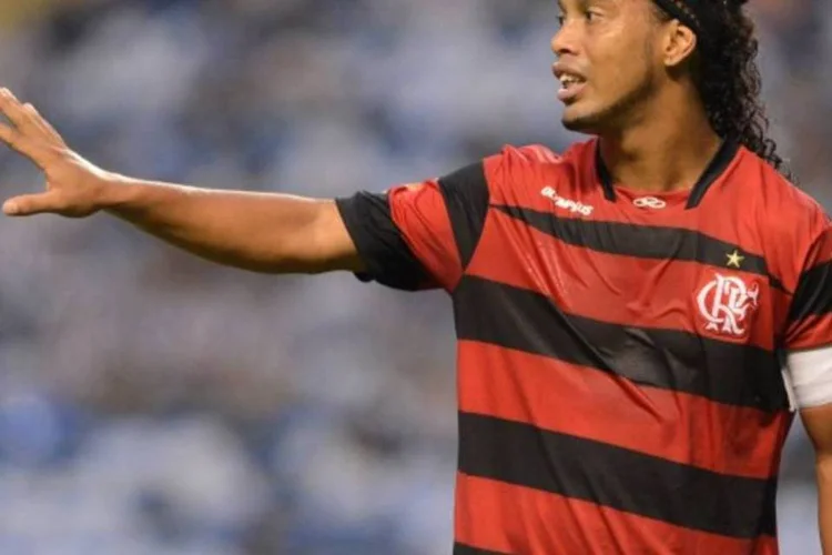 Ronaldinho Gaúcho: produtos com o nome do jogador saem a preço de custo na loja do Flamengo (Fotonauta/Placar)
