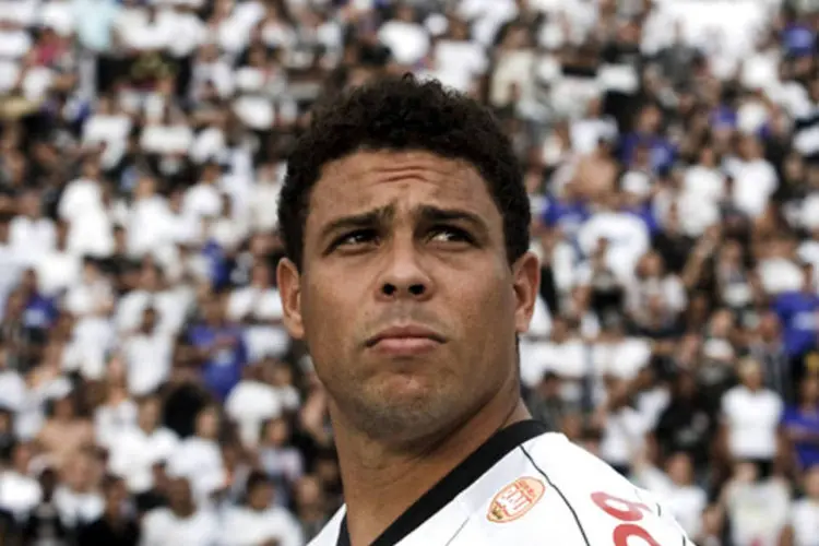 O jogador Ronaldo, do Corinthians: salário de 1,1 milhão de reais (Daniel Kfouri/Placar)