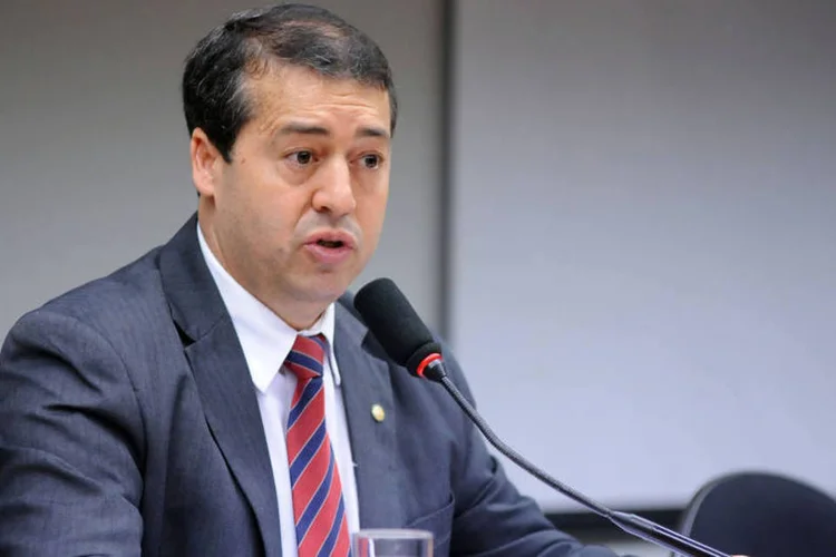 
	Ronaldo Nogueira: ministro do Trabalho reafirmou que reforma sai at&eacute; o fm deste ano e que a flexibiliza&ccedil;&atilde;o na CLT deve atingir a quest&atilde;o salarial e a jornada de trabalho
 (Lúcio Bernardo JR/ Câmara dos Deputados)