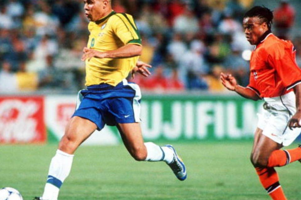 Brasil e Holanda: em 1998, a Seleção venceu nos pênaltis a semi-final contra a laranja mecânica (Paulo Popper/Getty Images)