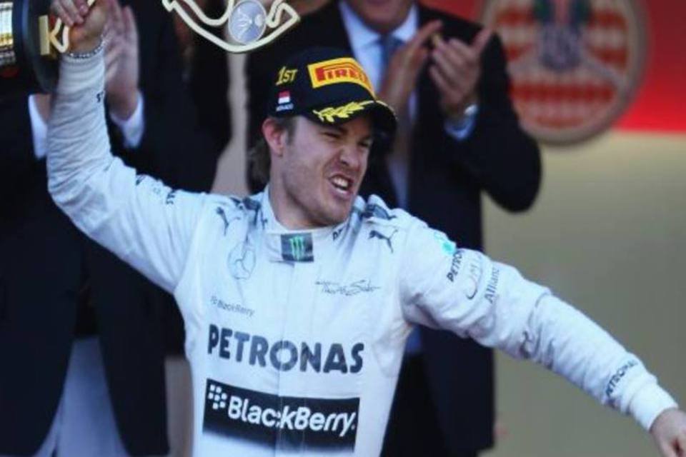 Rosberg se emociona após vitória e faz menção a Senna
