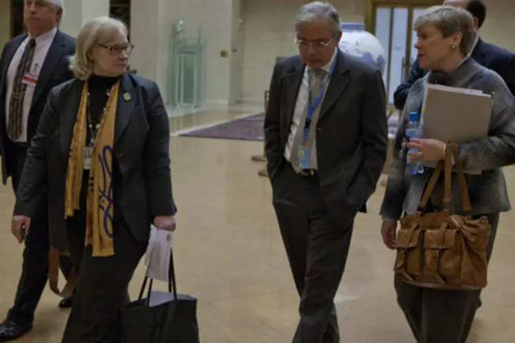 Subsecretária Rose Gottemoeller (à direita) conversa com embaixadores em Conferência para o desarmamento na ONU. Embaixada dos EUA chama Brasil de importante parceiro (United States Mission Geneva/ Getty Images)