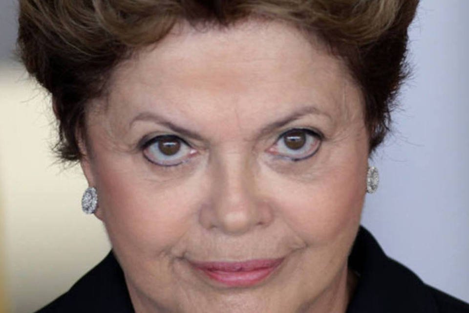 Promover ampla reforma política é fundamental, diz Dilma