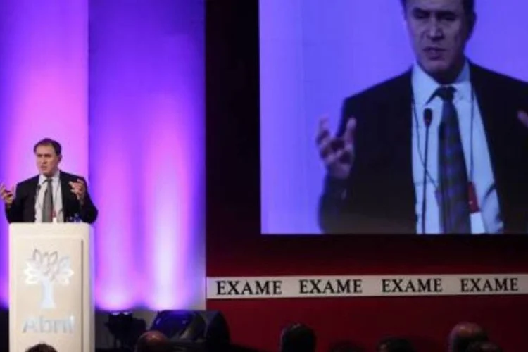 Para Roubini, câmbio valorizado tira competitividade das exportações brasileiras (.)