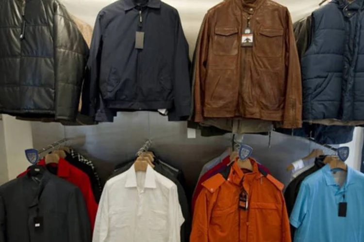 Jaquetas blindadas do designer Miguel Caballero: a linha infantil está destinada para crianças entre 8 e 16 anos, a preços que variam de 200 a 400 dólares (©afp.com / Ronaldo Schemidt)