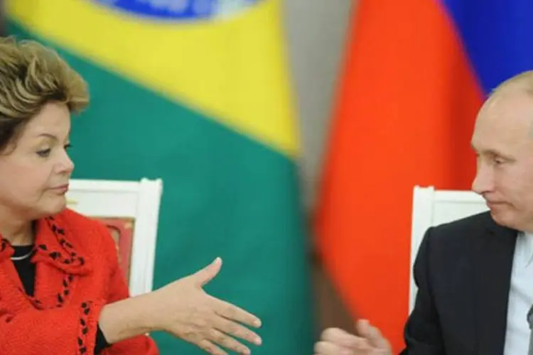 
	Dilma Rousseff se encontra com Vladimir Putin em Moscou, 14 de dezembro, 2012
 (AFP/ Alexander Nemenov)