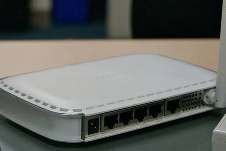 
	Roteador Wi-Fi: varejo j&aacute; entende import&acirc;ncia de se montar rede Wi-Fi - 88% das empresas afirmam utilizar essas redes sem fio
 (Wikimedia Commons/Encryptedruler)