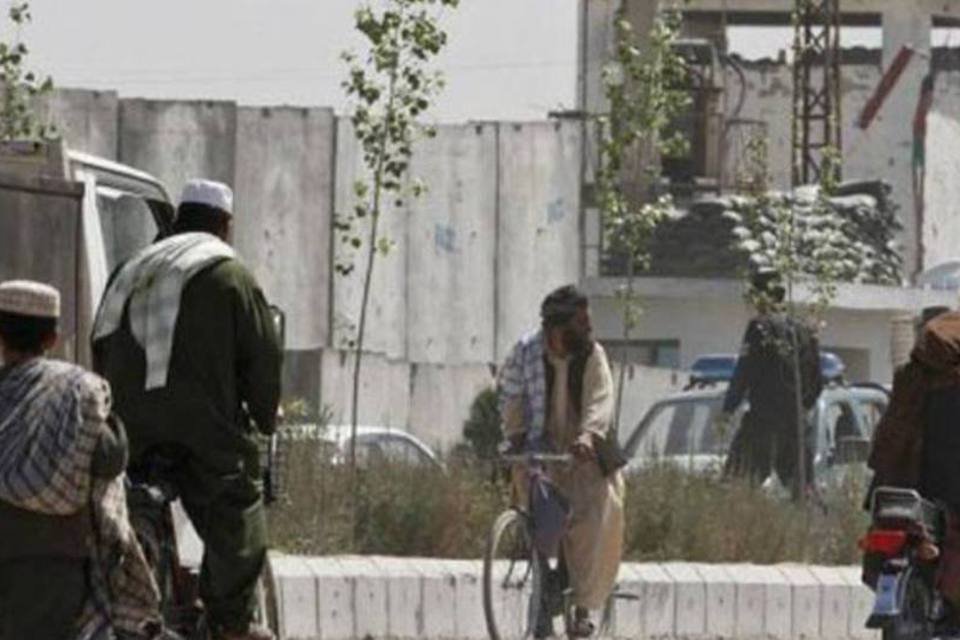 Homens-bomba do Taleban atacam hotel de luxo em Cabul