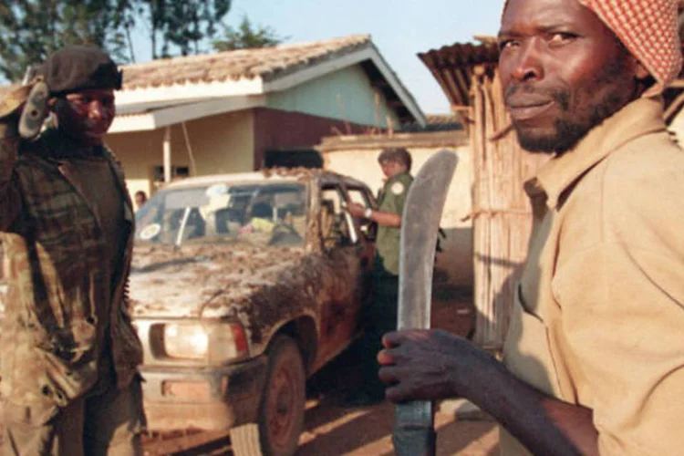 
	Rebelde em Ruanda: caso traz &agrave; tona &agrave;s cr&iacute;ticas da rea&ccedil;&atilde;o do governo franc&ecirc;s ao genoc&iacute;dio e &agrave; lentid&atilde;o da justi&ccedil;a ap&oacute;s morte de meio milh&atilde;o de pessoas em Ruanda
 (ALEXANDER JOE/AFP/Getty Images)