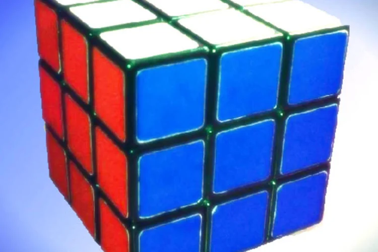 
	Cubo de Rubik: criador demorou cerca de um m&ecirc;s para resolver desafio proposto pelo brinquedo
 (Mike Gonzalez/Wikimedia)