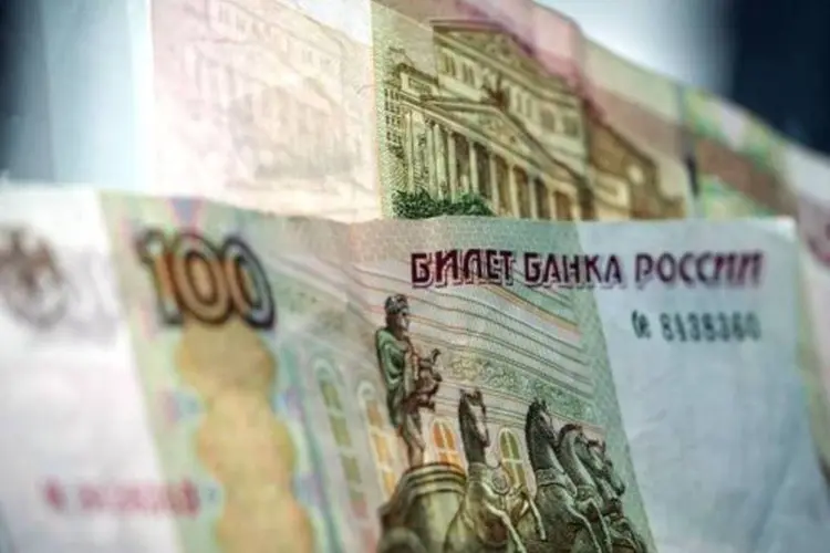 
	Rublo, moeda russa: no decorrer do ano, o rublo perdeu um ter&ccedil;o do valor
 (Bloomberg)