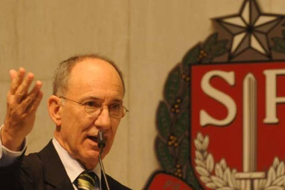 Governo do PSDB "não admite CPI", diz Rui Falcão