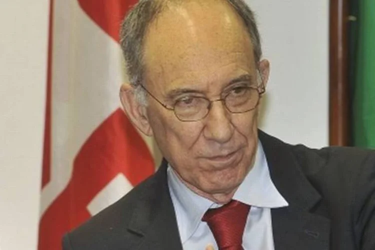 
	Rui Falc&atilde;o, presidente do PT:&nbsp;&quot;como pol&iacute;tico, &eacute; um bom magistrado, e como magistrado, &eacute; um bom pol&iacute;tico&quot;, afirmou Falc&atilde;o sobre Barbosa
 (José Cruz/Agência Brasil)