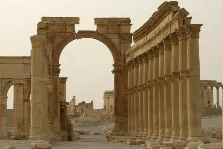 
	Ru&iacute;nas em Palmyra: militantes do Estado Isl&acirc;mico t&ecirc;m explodido templos da era romana que s&atilde;o Patrim&ocirc;nio Mundial da Unesco
 (REUTERS/Gustau Nacarino)