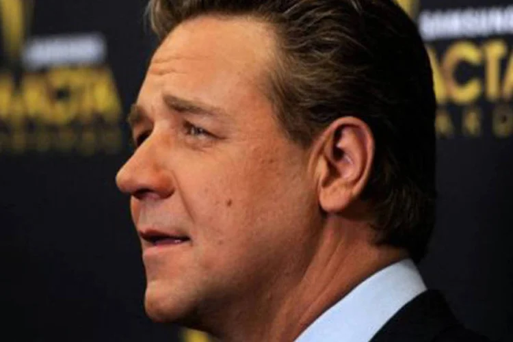 
	Russell Crowe: ator est&aacute; no Brasil para o lan&ccedil;amento do filme No&eacute;
 (©AFP/Getty Images / Frazer Harrison)