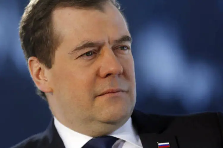 
	O primeiro-ministro da R&uacute;ssia, Dmitri Medvedev: &quot;n&atilde;o permitiremos que nossos cidad&atilde;os se transformem em ref&eacute;ns de jogos pol&iacute;ticos&quot;
 (Simon Dawson/Bloomberg)