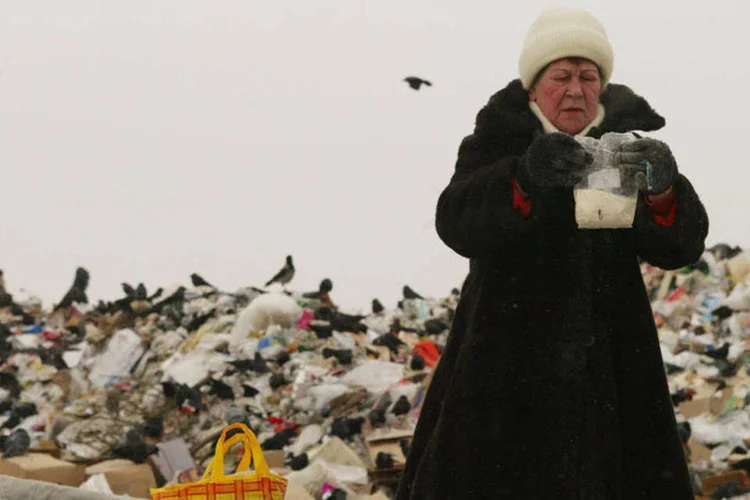 
	Pobreza na R&uacute;ssia: a ministra da Sa&uacute;de russa, Olga Golodets, afirmou que 22 milh&otilde;es de pessoas -- ou 15% da popula&ccedil;&atilde;o do pa&iacute;s -- &eacute; pobre
 (Oleg Nikishin / Stringer)
