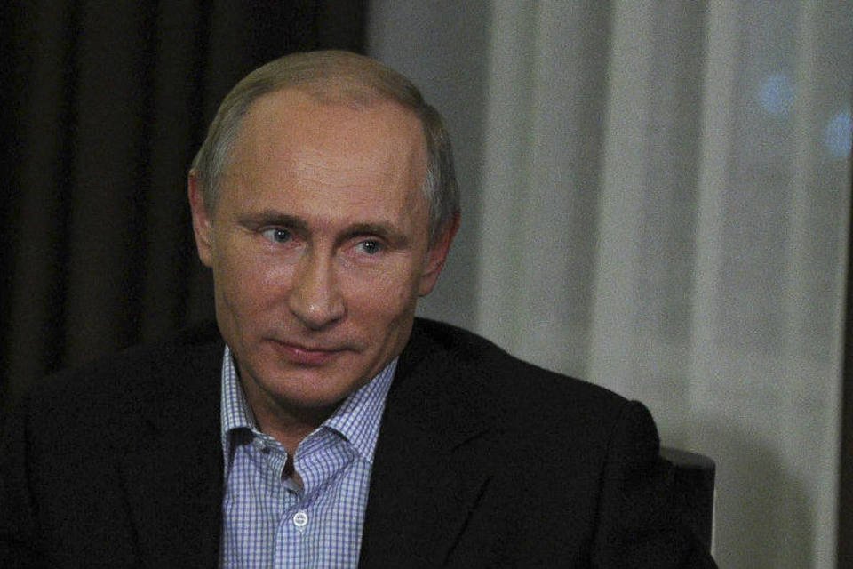 "Sanções prejudicam, mas serão um estímulo", diz Putin