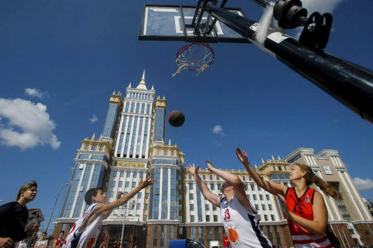 
	Apesar da medida ter validade imediata, a sele&ccedil;&atilde;o feminina sub-18 da R&uacute;ssia n&atilde;o seria afetada
 (REUTERS/Maxim Shemetov)