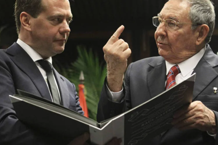 
	Moscou e Havana tiveram estreitas rela&ccedil;&otilde;es durante a Guerra Fria, e Cuba nunca se recuperou totalmente da perda da ajuda financeira decorrente do desmoronamento da Uni&atilde;o Sovi&eacute;tica
 (Ekaterina Shtukina/RIA Novosti/Pool/Reuters)