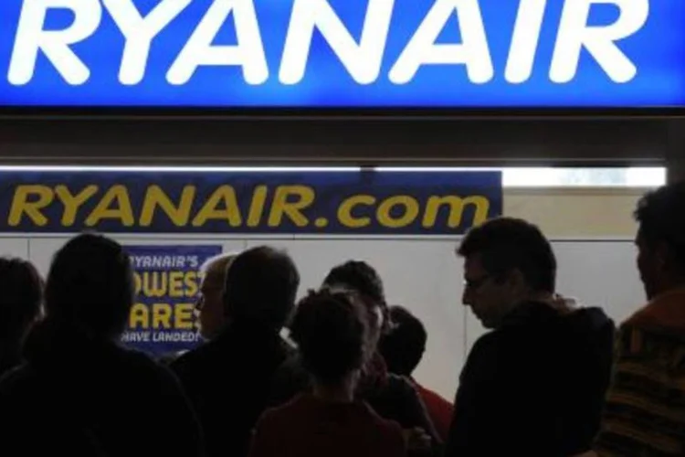 Guichê da Ryanair, no aeroporto de Madri: empresa disse que cumprirá os regulamentos da União Europeia. (.)