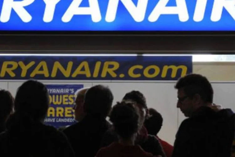 Maior companhia aérea da Europa no segmento de baixo custo, a Ryanair transportou 3 milhões de passageiros a mais no último trimestre terminado em junho (Getty Images)