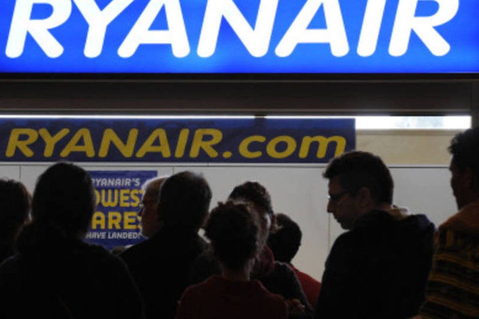 Ryanair: vídeo mostra uma briga com ataques racistas entre dois passageiros durante um voo (Getty Images/Reprodução)