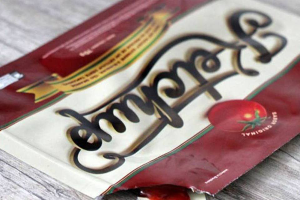Sadia distribui sachês gigantes de ketchup em revistas