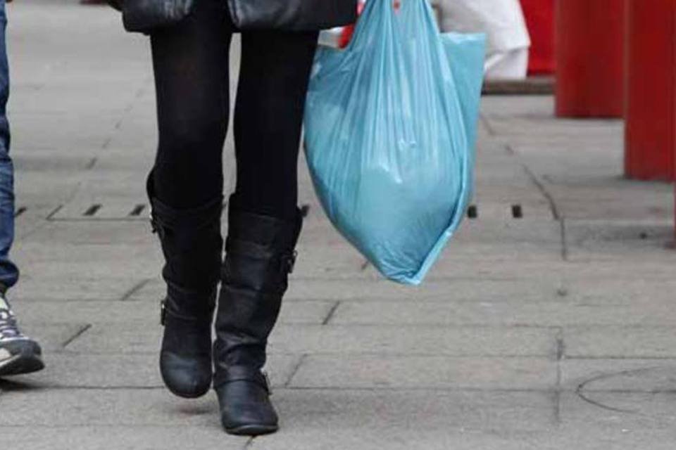 Após diminuição de 75% no uso de sacolas pláticas, Suécia revoga taxa sobre produto