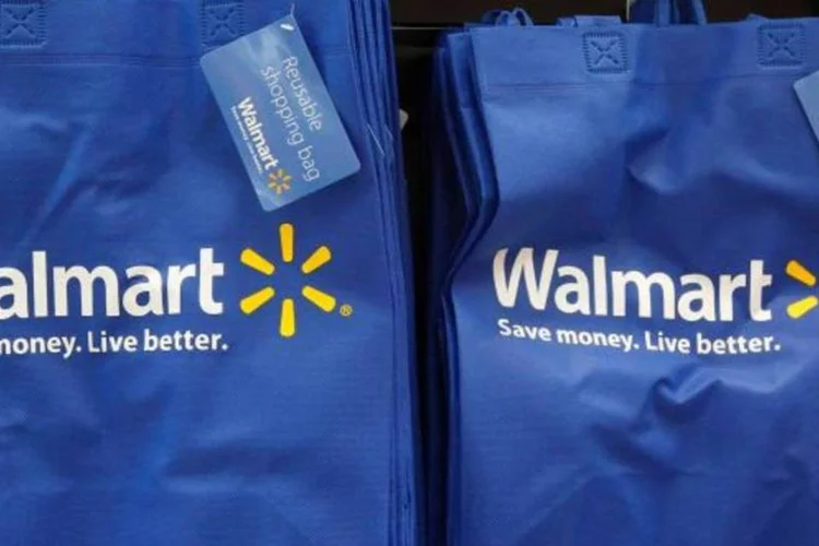 Walmart: o Walmart tenta reduzir a diferença para a líder de comércio eletrônico Amazon (Jim Young/Reuters)