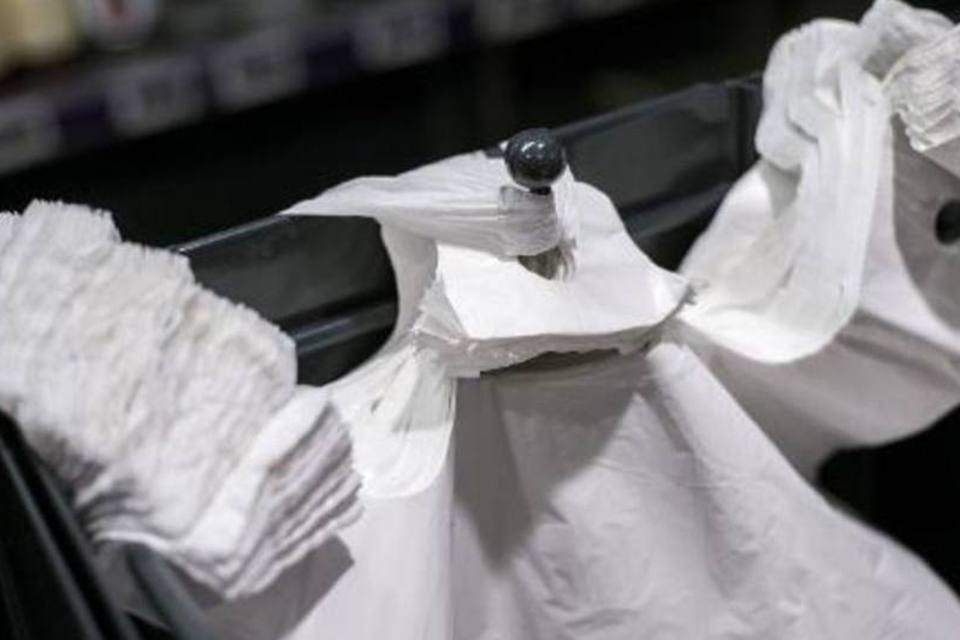 Califórnia vai proibir sacolas plásticas