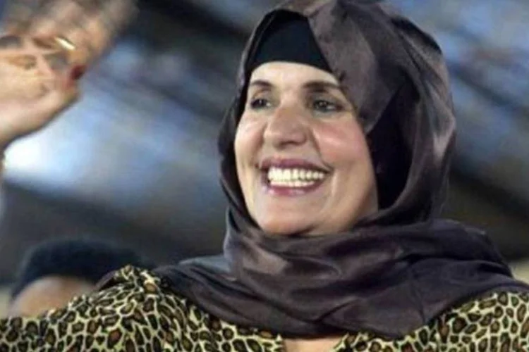 Safia Kadafi entrou com a filha Aisha, os filhos Hanibal e Mohamed e os netos na Argélia pela fronteira com a Líbia (Ramzi Haida/AFP)