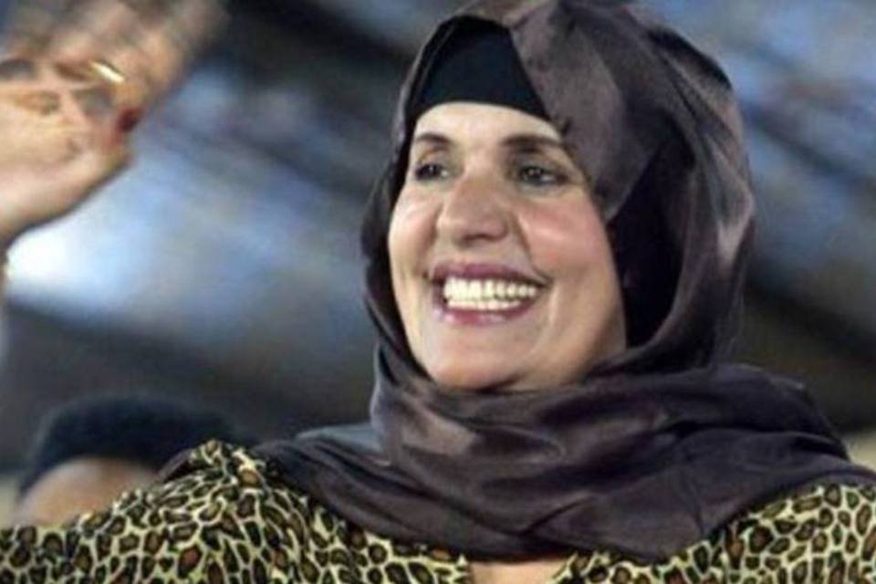 Três filhos e esposa de Kadafi entraram na Argélia