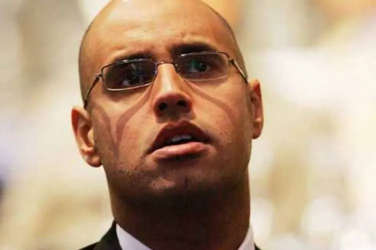 Saif al-Islam Kadafi, de 39 anos, foi detido por ex-rebeldes no sul da Líbia (Getty Images)