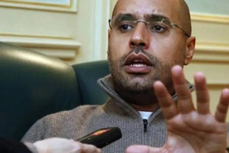 Saif Kadafi é porta-voz do ditador líbio (Mahmud Turkia/AFP)
