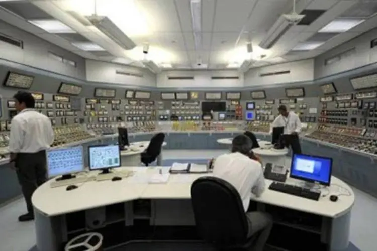 Vista da sala de controle de Angra 1: Alemanha vai manter ajuda ao Brasil para construção de Angra 3 (Vanderlei Almeida/AFP)